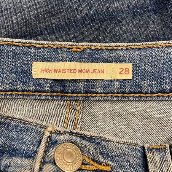 Levi’s High Waisted Mom Jean 
Blue Distressed Denim Jeans 28 - Picture 6 of 9